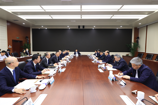 賡續(xù)精神血脈奮勇爭先</p><p>　　譜寫一體四翼吉林新篇